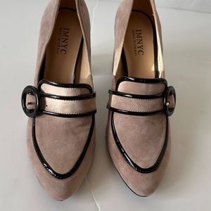 This shoes is from Issac Misrahi grey suede and black trim